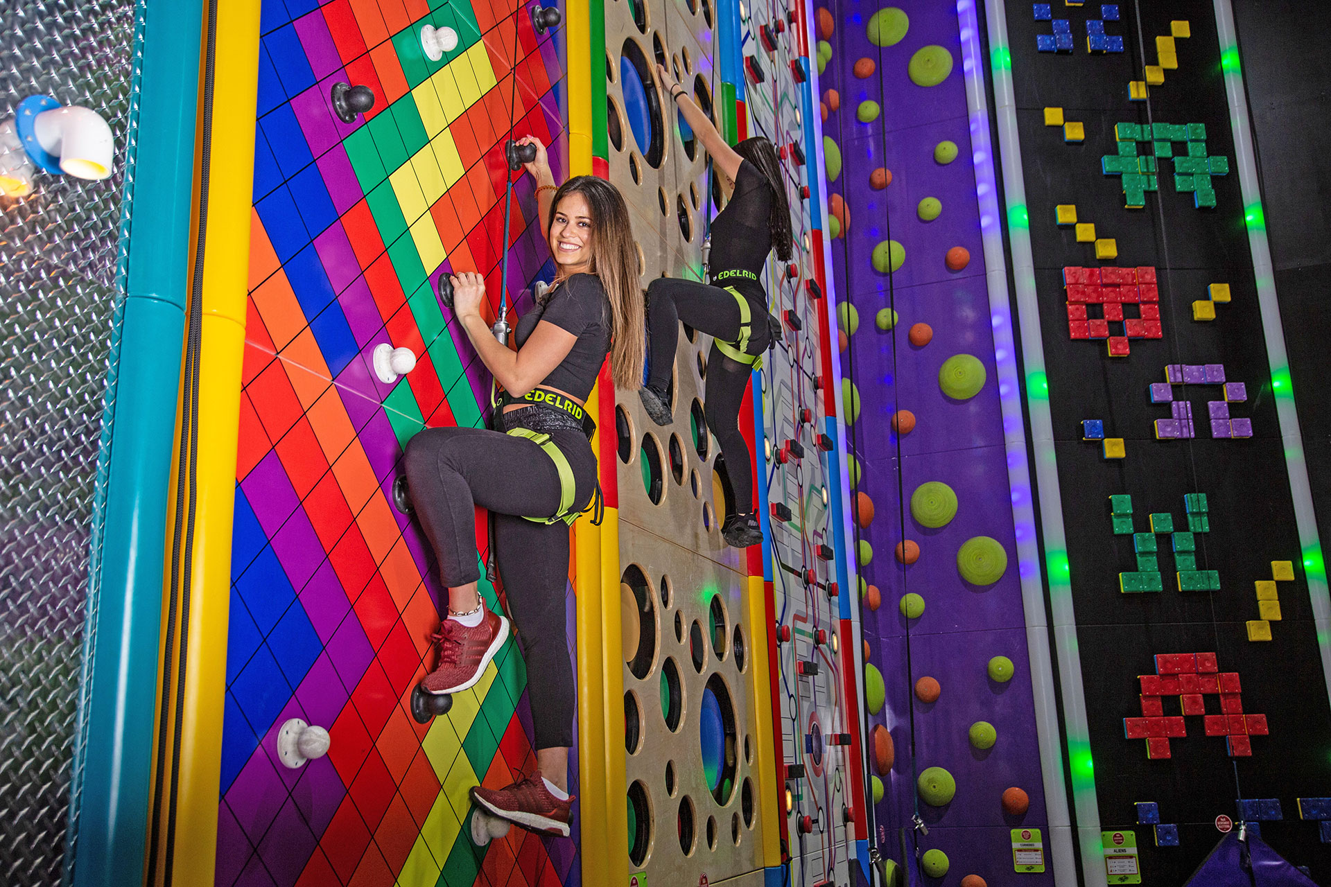 maxx arena clip'n'climb pixetron