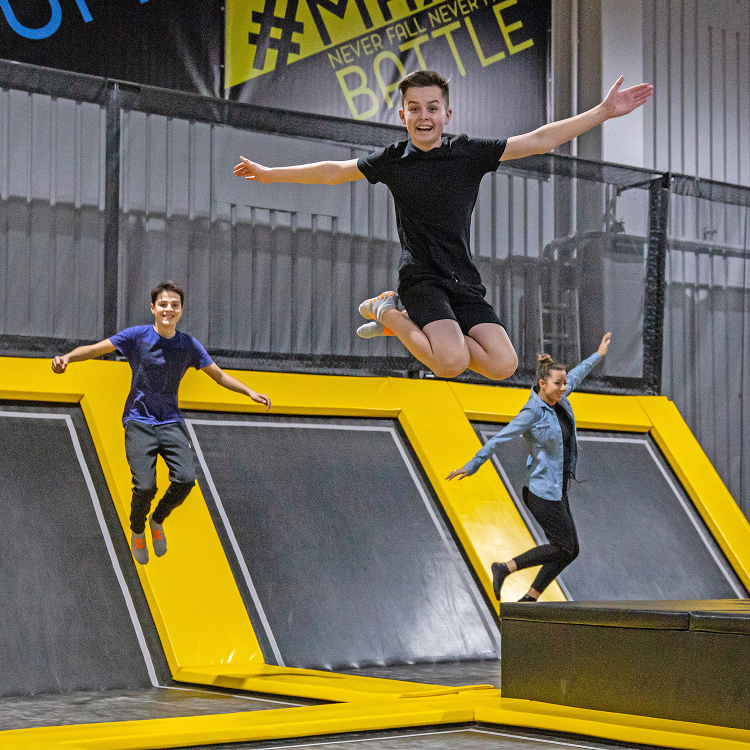 Neon Geburtstag MAXX Jump MAXXARENA
